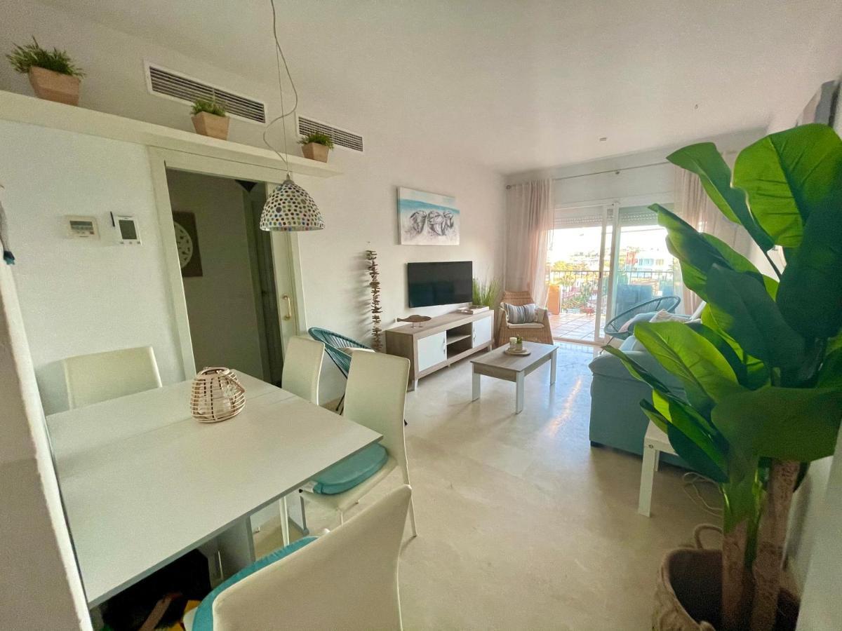 פואנגירולה Penthouse Beach Apartment מראה חיצוני תמונה