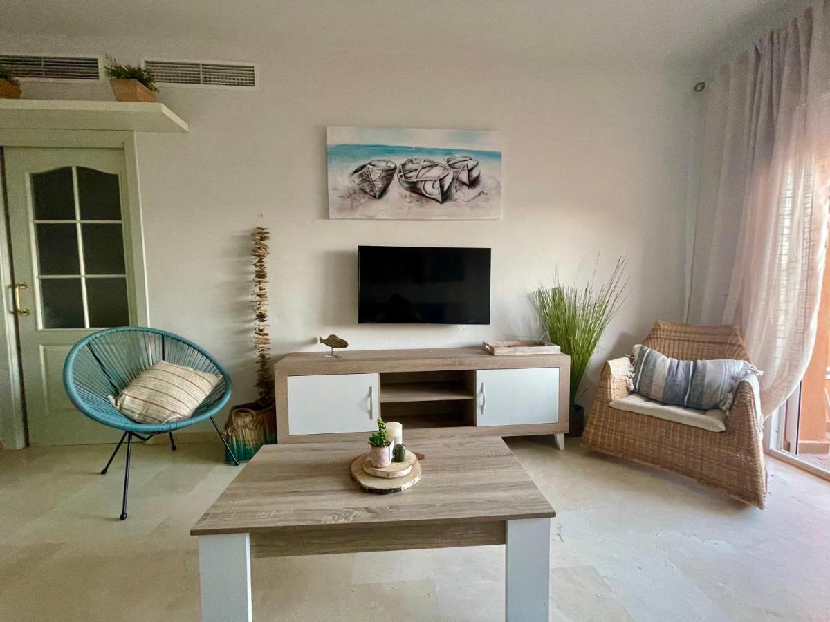 פואנגירולה Penthouse Beach Apartment מראה חיצוני תמונה