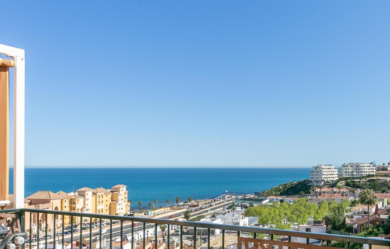 פואנגירולה Penthouse Beach Apartment מראה חיצוני תמונה