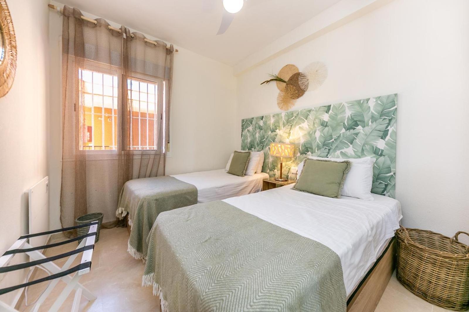 פואנגירולה Penthouse Beach Apartment מראה חיצוני תמונה