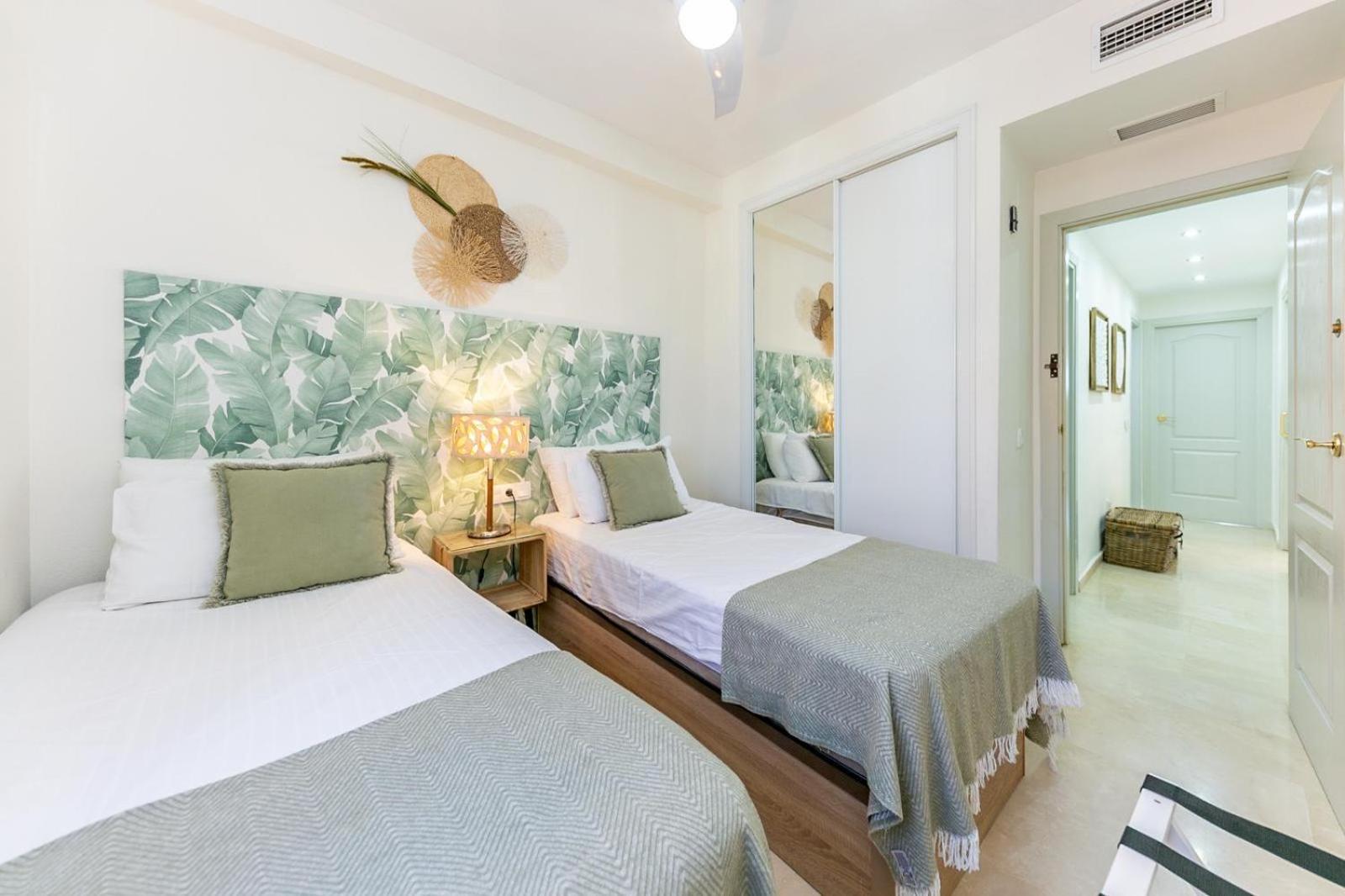 פואנגירולה Penthouse Beach Apartment מראה חיצוני תמונה